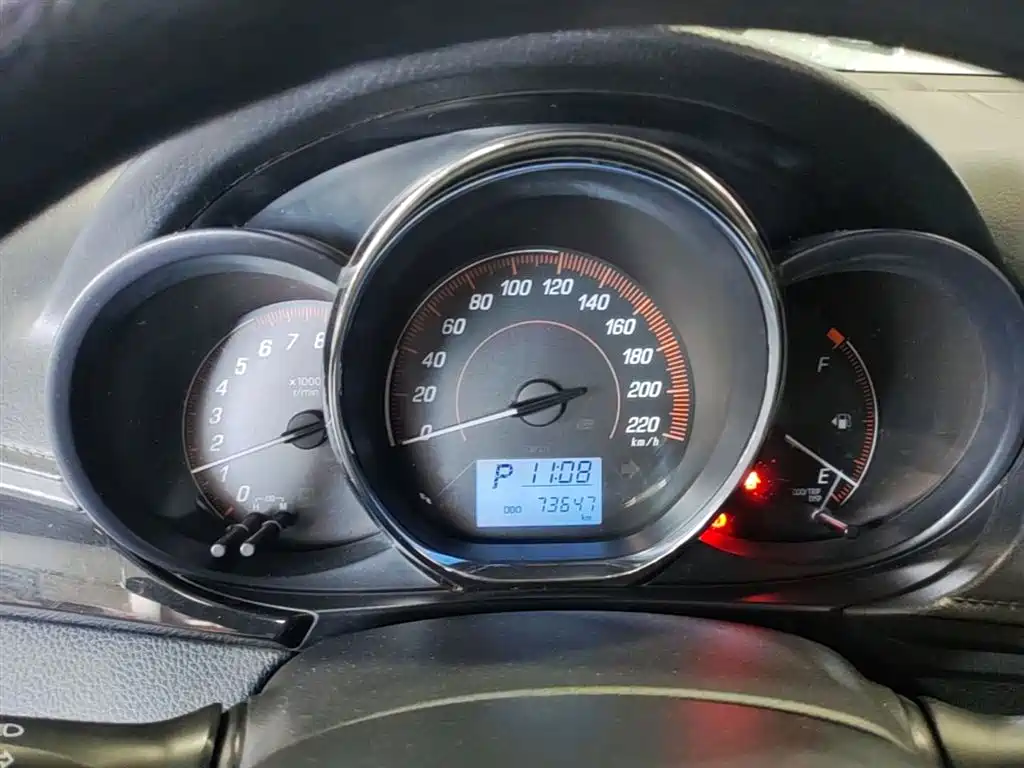 Toyota Yaris L 2021 — фото 12