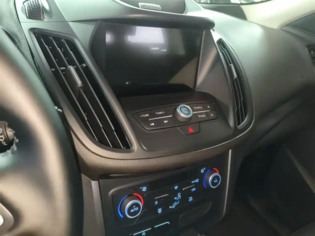 Ford Kuga 2019 — фото 13