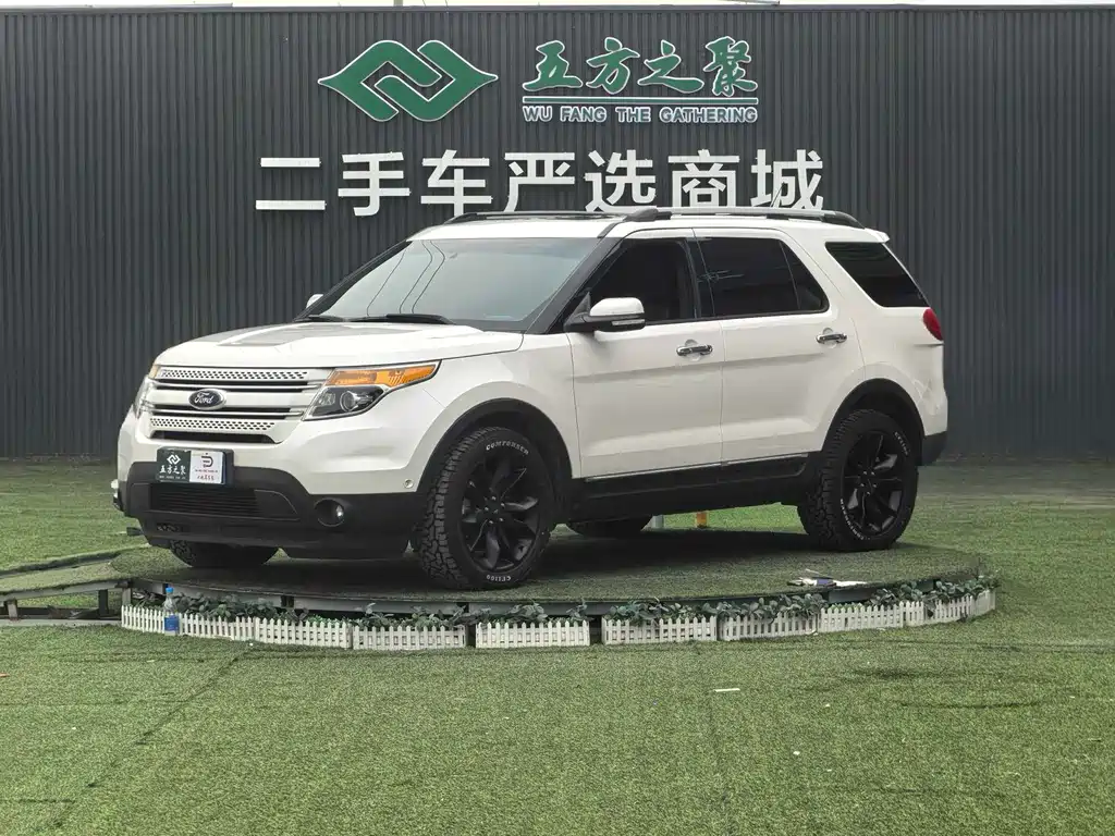 Ford Explorer 2015 — фото 1