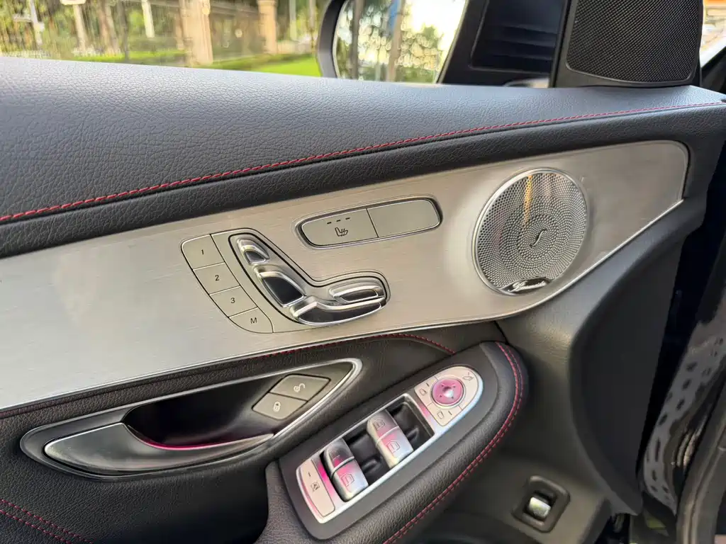 Mercedes-Benz GLC AMG 2018 — фото 13