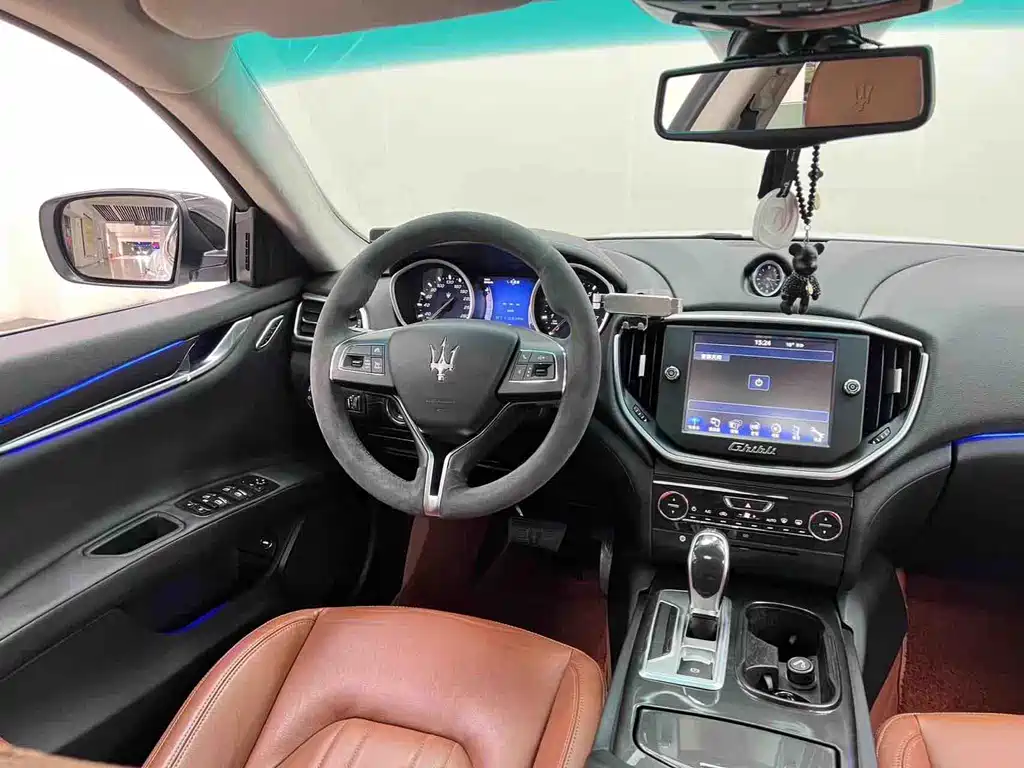 Maserati Ghibli 2016 — фото 16