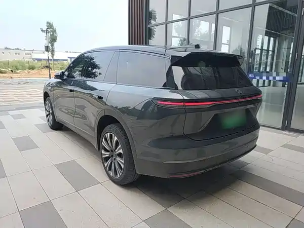 NIO ES8 2023