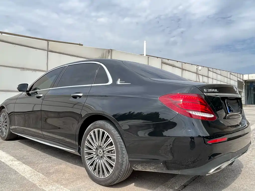 Mercedes-Benz E-Class 2019 — фото 4