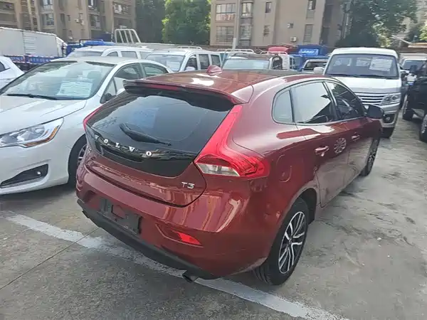 Volvo V40 2018