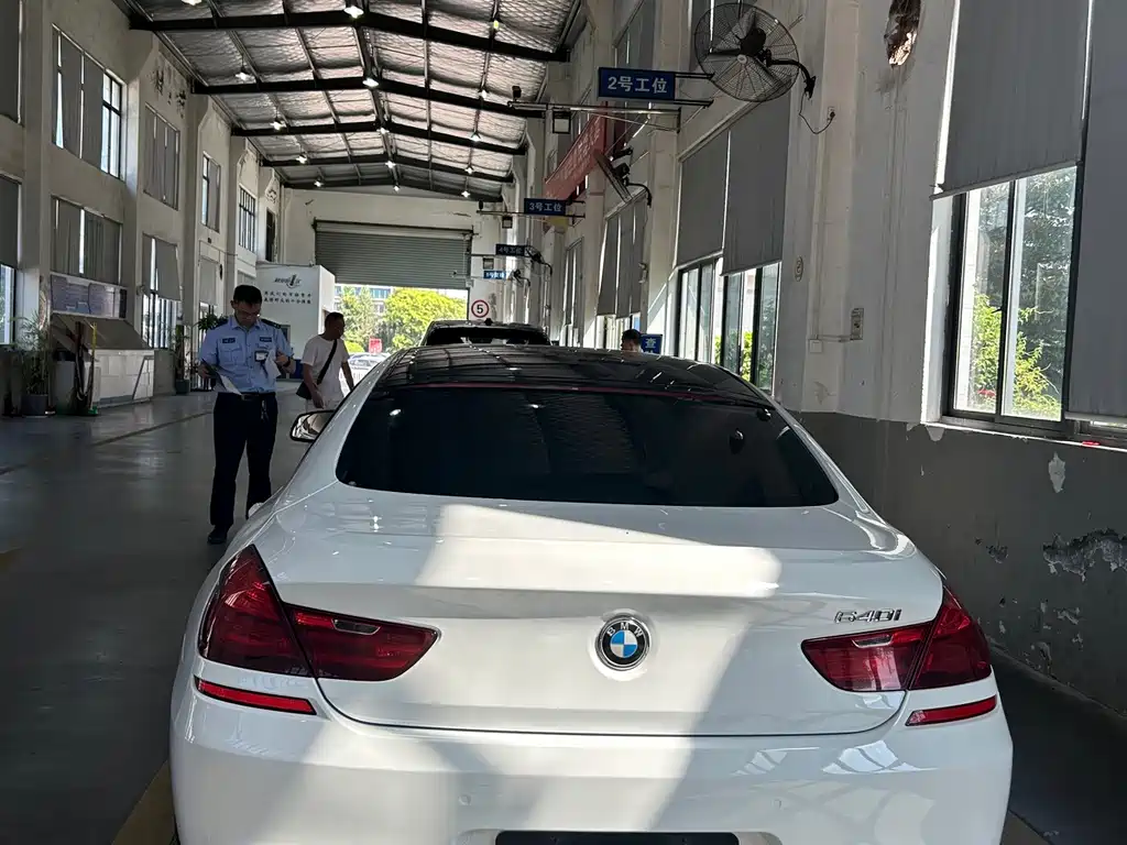 BMW 6 Series 2014 — фото 2