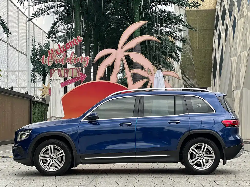 Mercedes-Benz GLB 2023