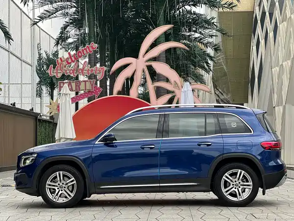 Mercedes-Benz GLB 2023