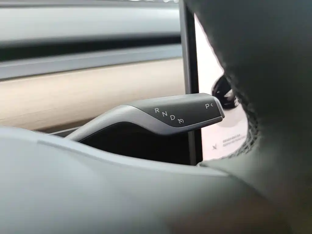 Tesla Model Y 2022 — фото 14