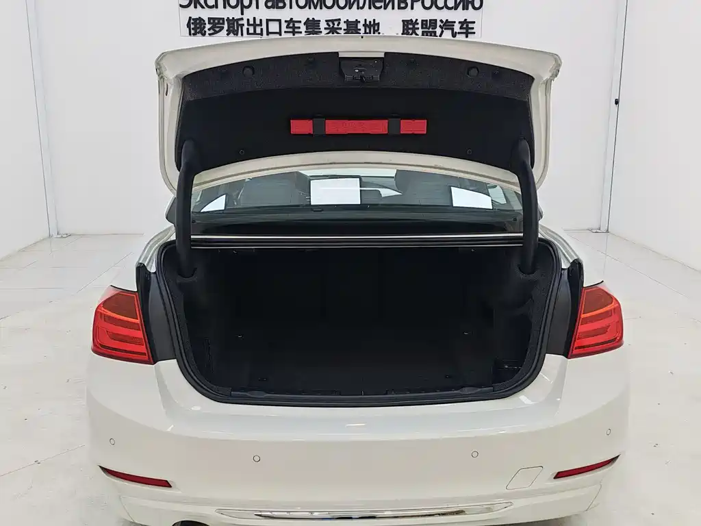 BMW 3 Series 2015 — фото 16
