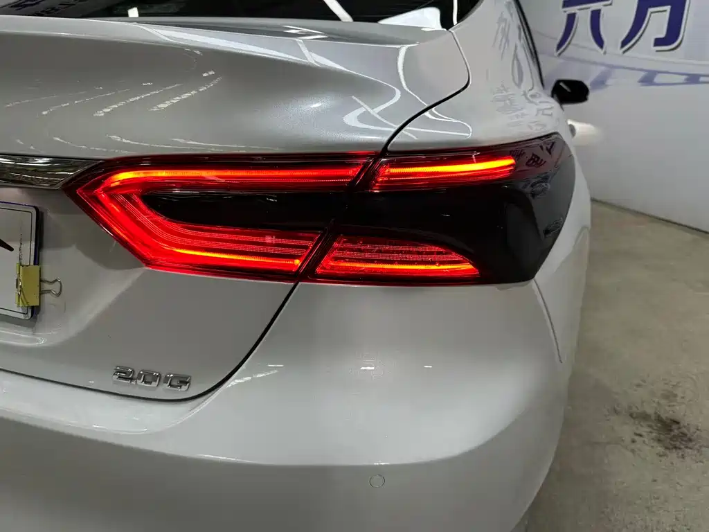 Toyota Camry 2020 — фото 17