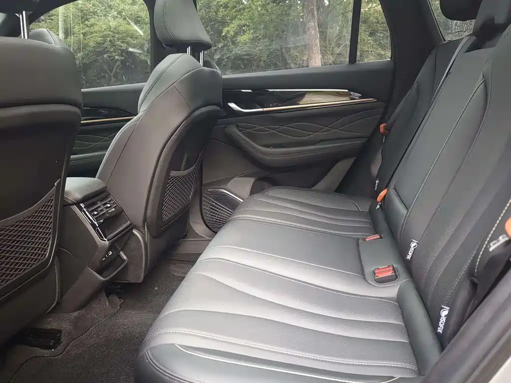 Geely Xingyue L 2024