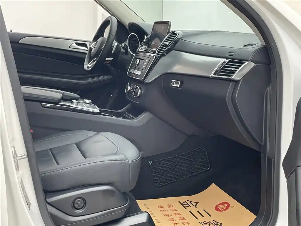 Mercedes-Benz GLE AMG 2018 — фото 26