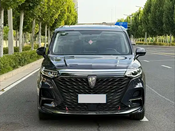 Roewe iMAX8 2023