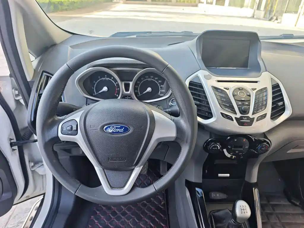 Ford Ecosport 2016 — фото 11