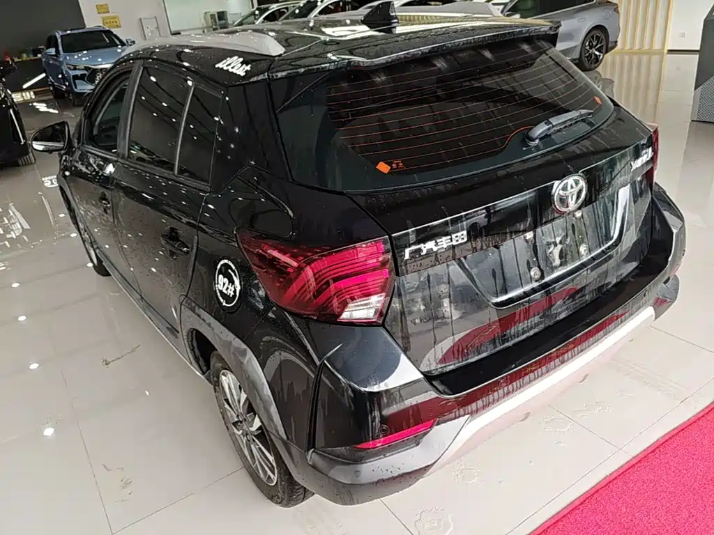Toyota Yaris L 2021