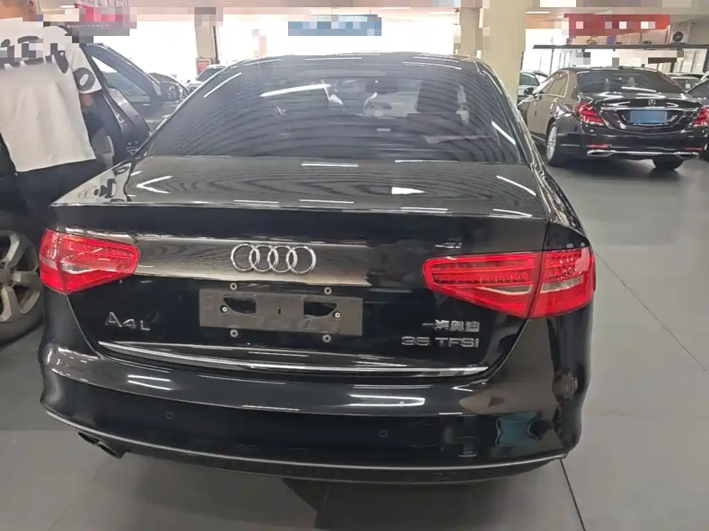 Audi A4L 2016