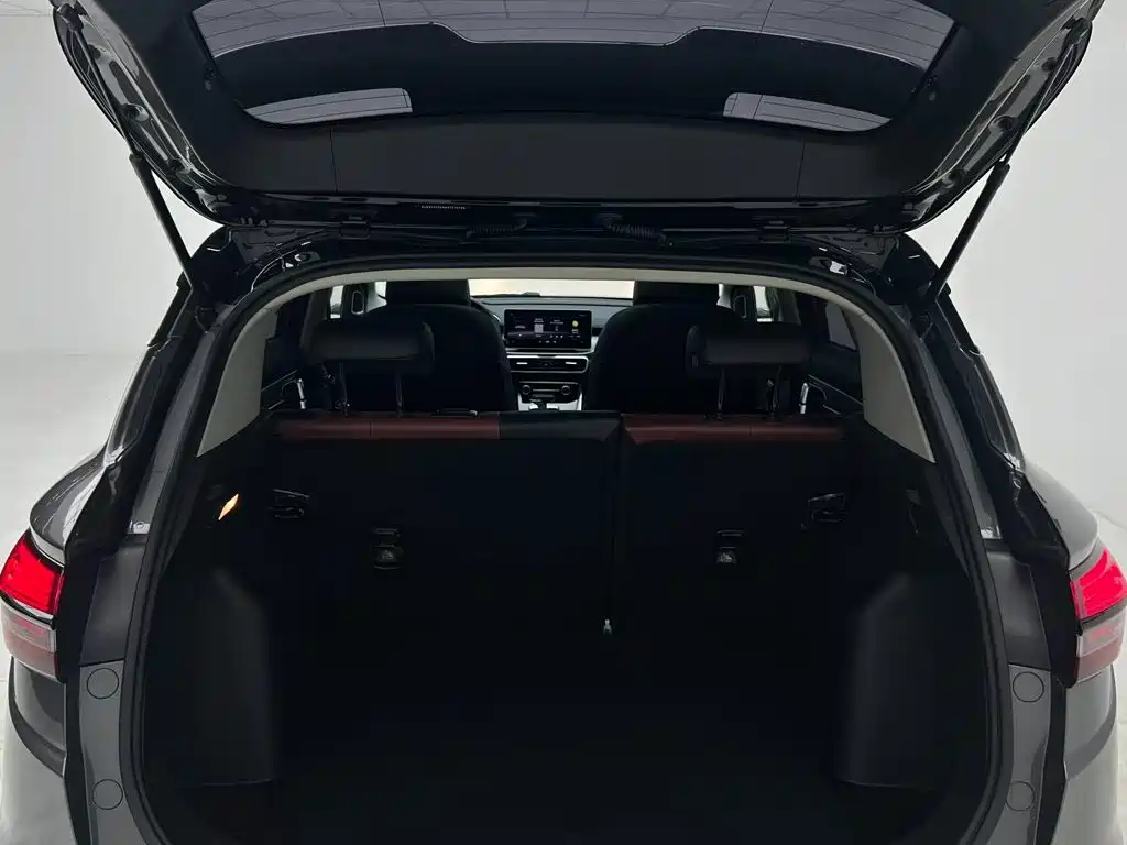 Geely Binyue 2022 — фото 20
