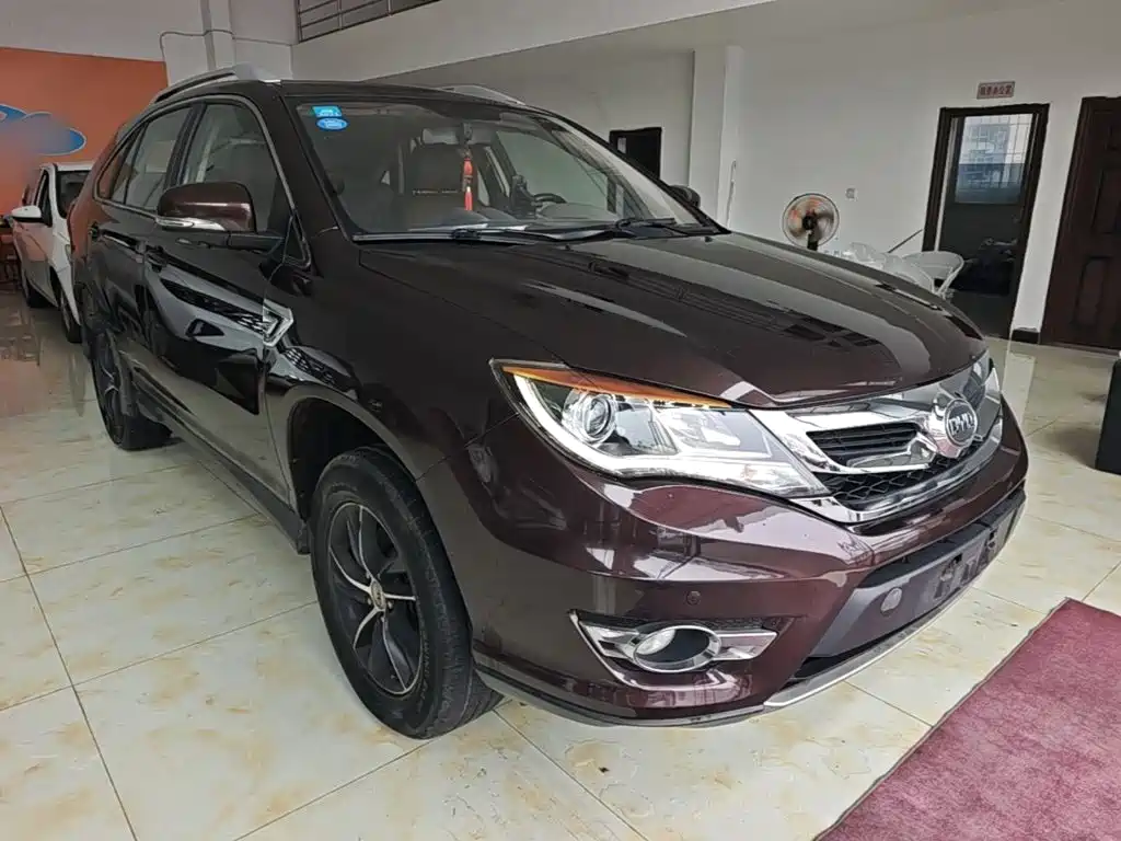 BYD S7 2015