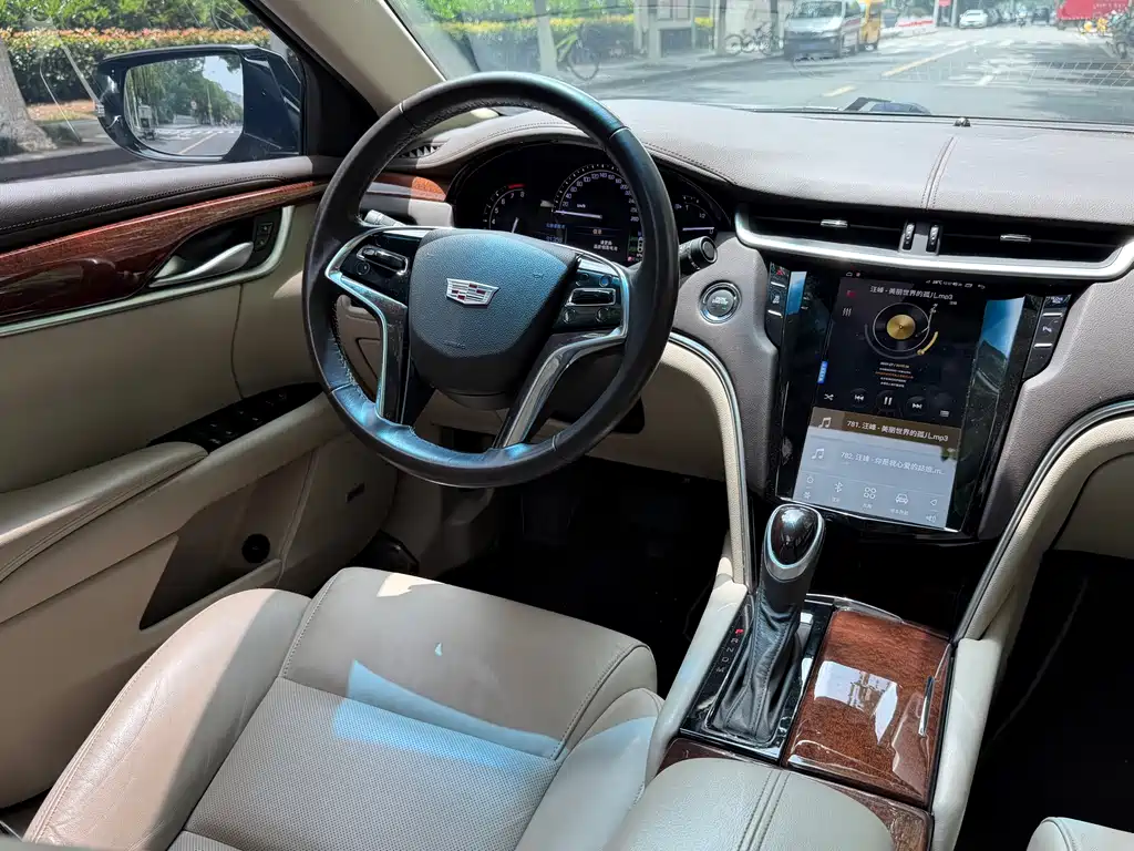 Cadillac XTS 2017 — фото 12