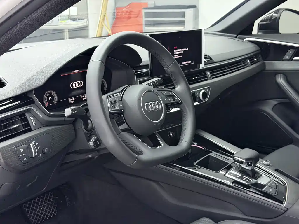 Audi A4L 2023 — фото 47