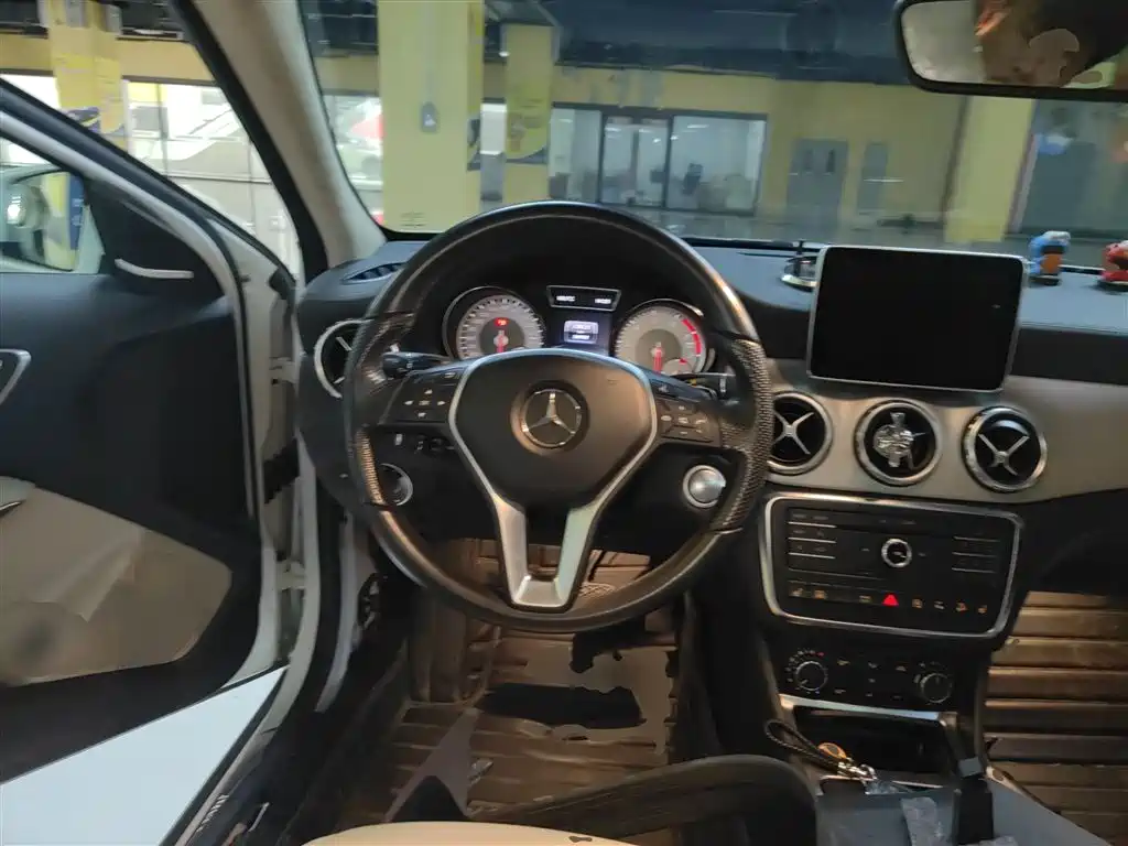 Mercedes-Benz GLA 2017 — фото 11