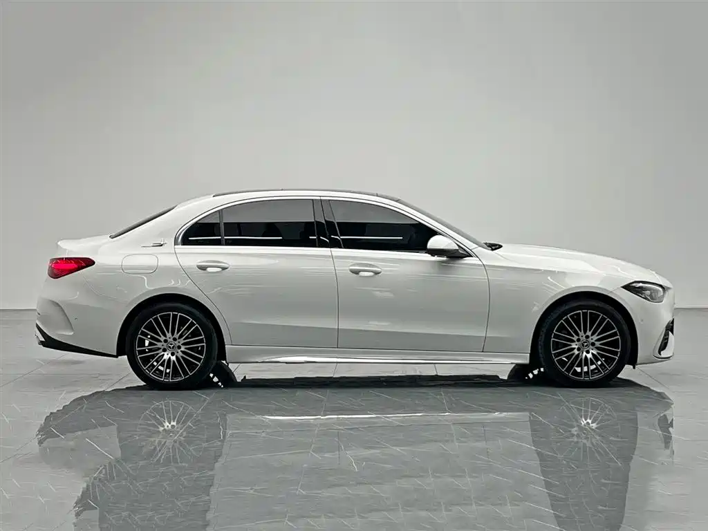 Mercedes-Benz C-Class 2023 — фото 7