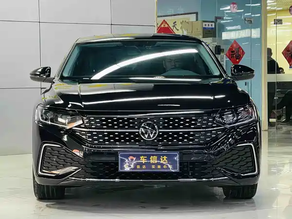 Volkswagen Passat 2025