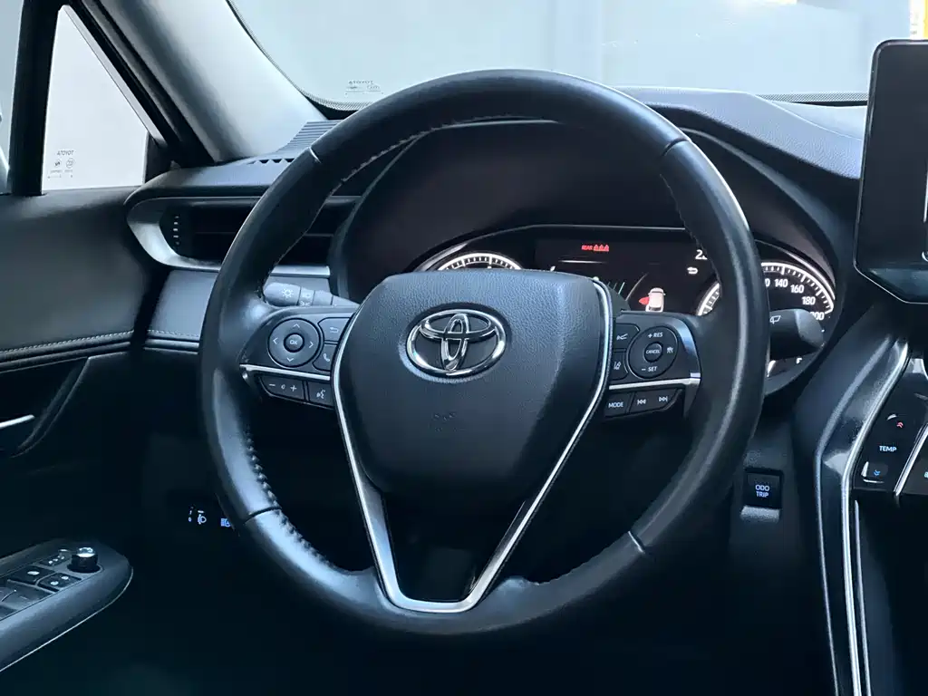 Toyota Venza 2022 — фото 12