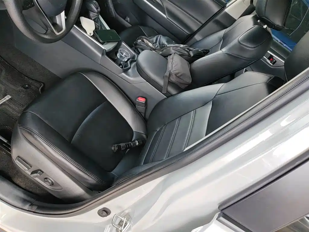 Toyota RAV4 2021 — фото 15