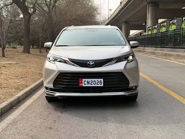 Toyota Sienna 2021