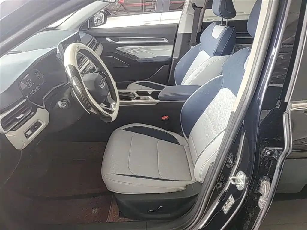 Geely Emgrand 2023 — фото 15