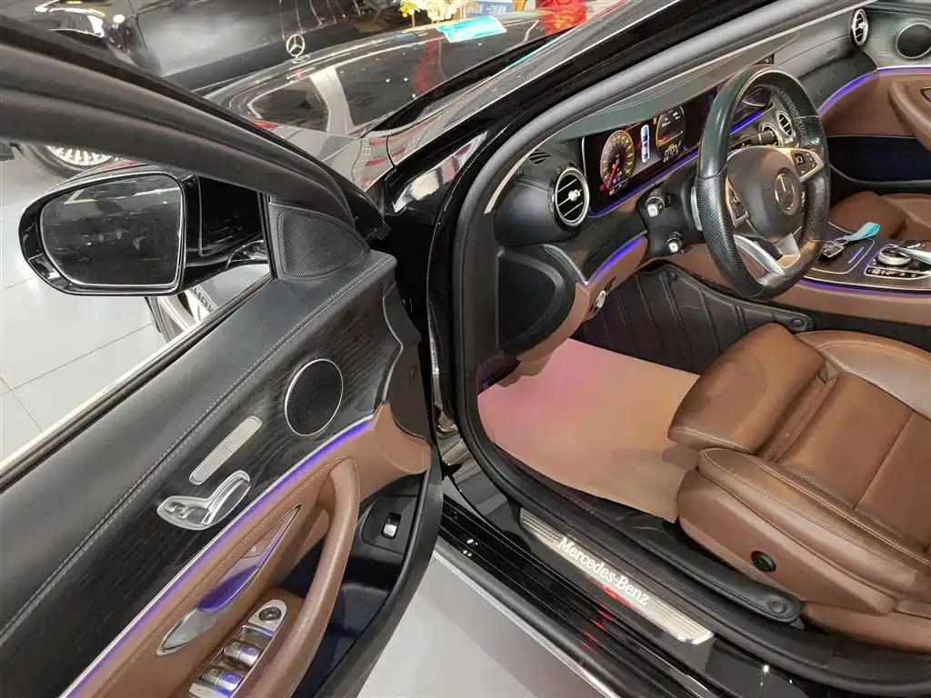 Mercedes-Benz E-Class 2018 — фото 12