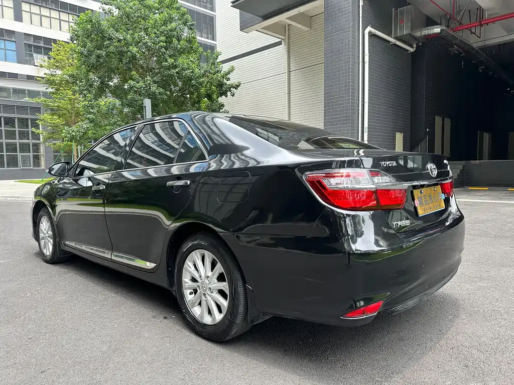 Toyota Camry 2017 — фото 5