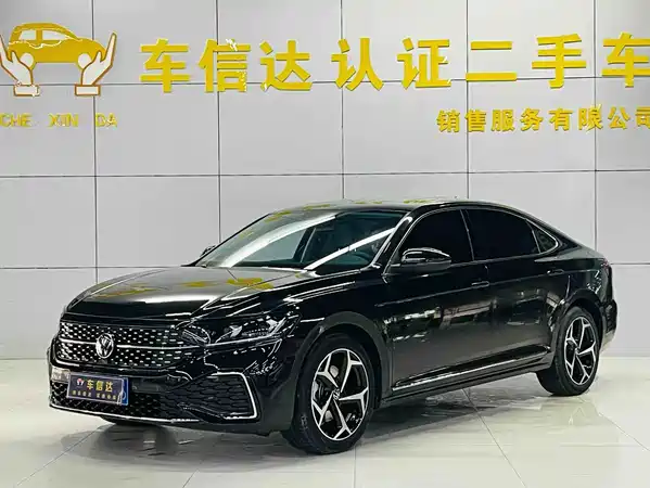 Volkswagen Passat 2025
