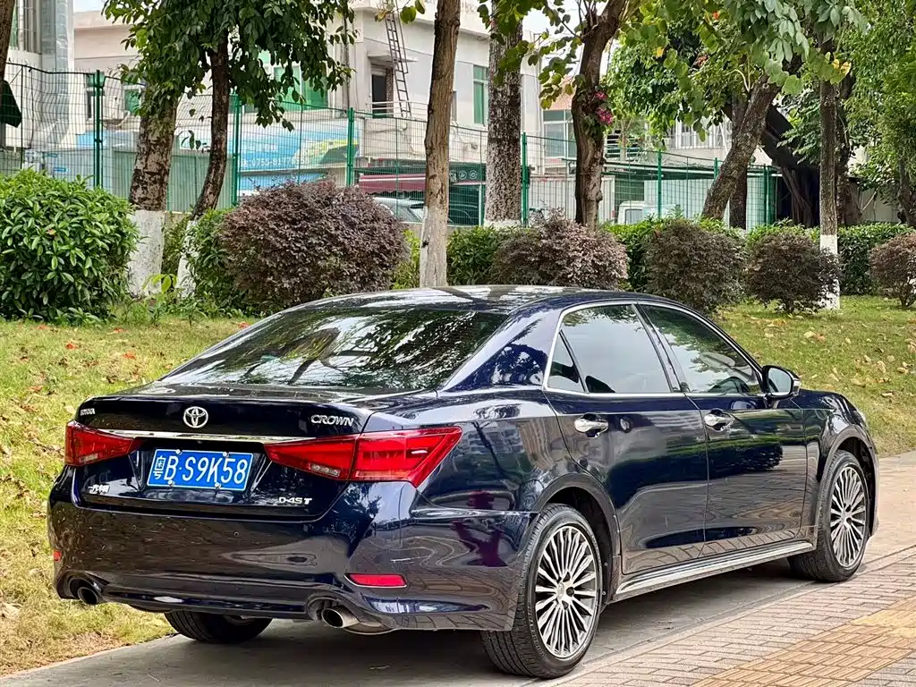 Toyota Crown 2018 — фото 4