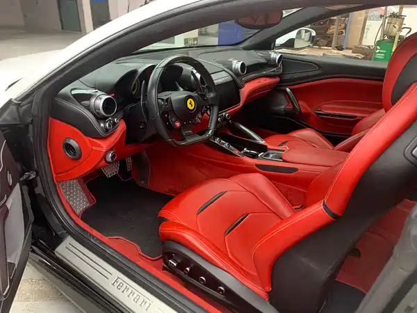 Ferrari GTC4Lusso 2016