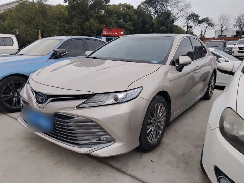Toyota Camry 2021 — фото 2