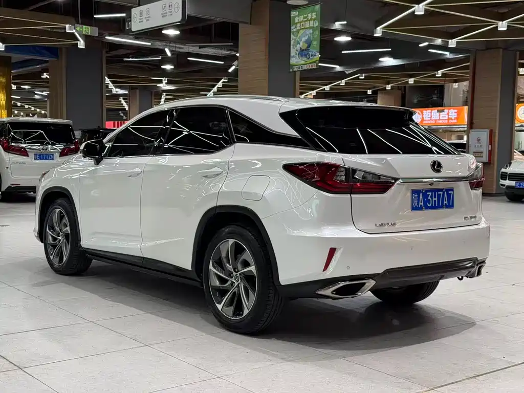 Lexus RX 2018 — фото 11