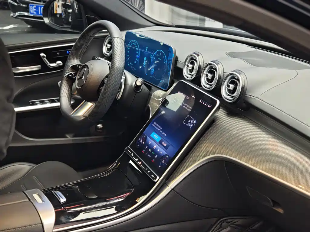 Mercedes-Benz C-Class 2023 — фото 11