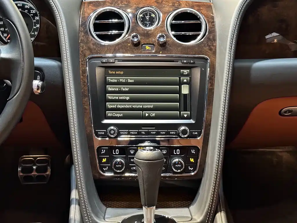 Bentley Flying Spur 2019 — фото 10