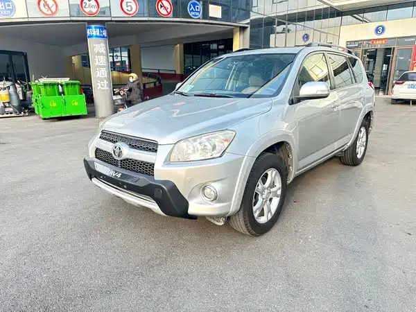Toyota RAV4 2011