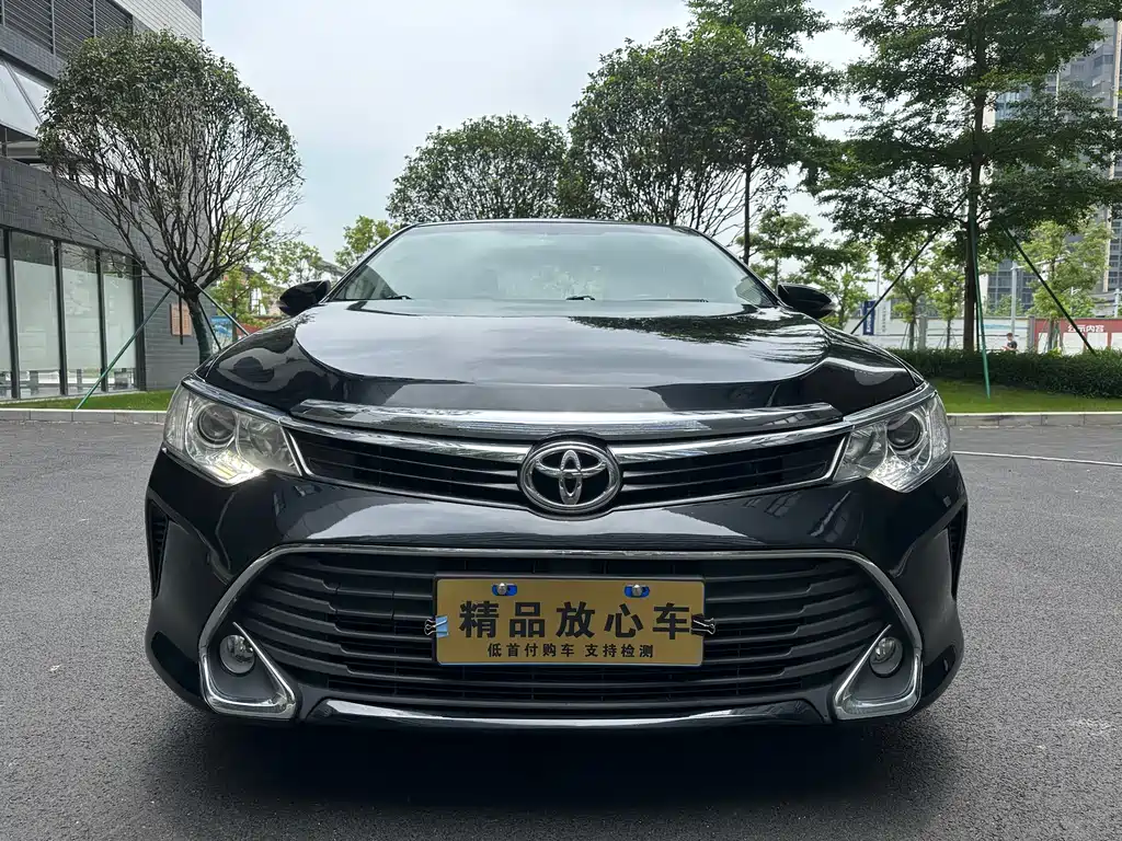 Toyota Camry 2017 — фото 2