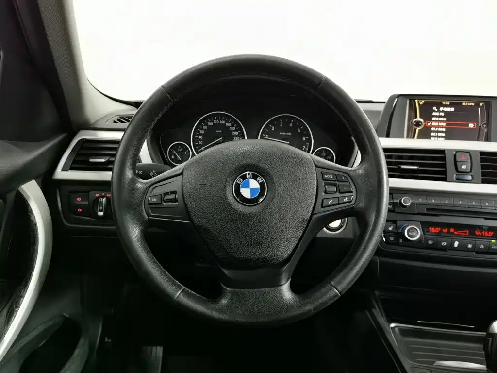 BMW 3 Series 2014 — фото 11