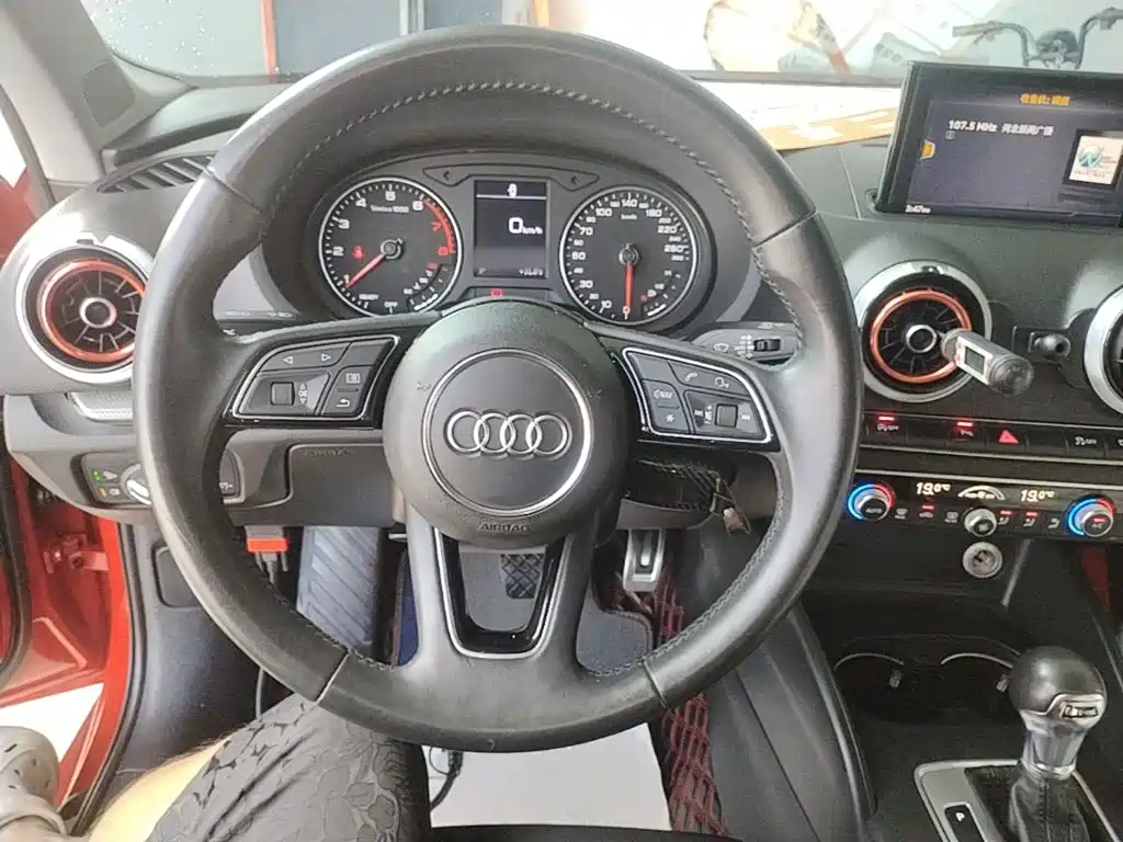 Audi A3 2018 — фото 11
