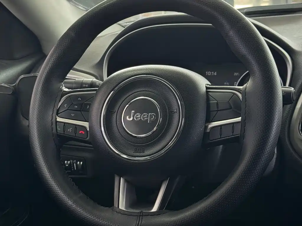 Jeep Compass 2017 — фото 15