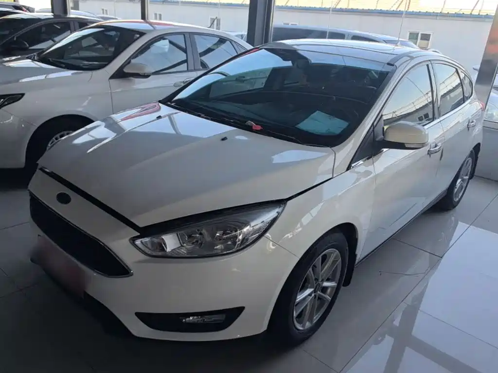 Ford Focus 2018 — фото 1
