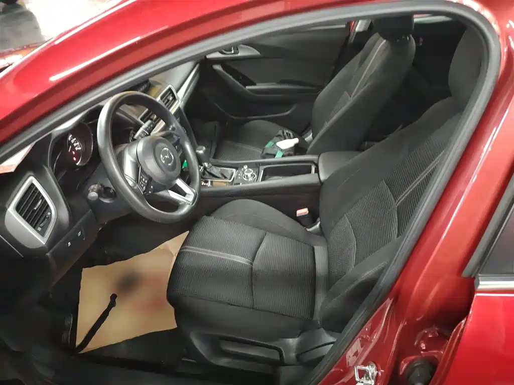 Mazda 3 Axela 2019 — фото 15