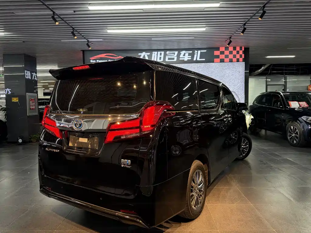 Toyota Alphard 2019 — фото 16