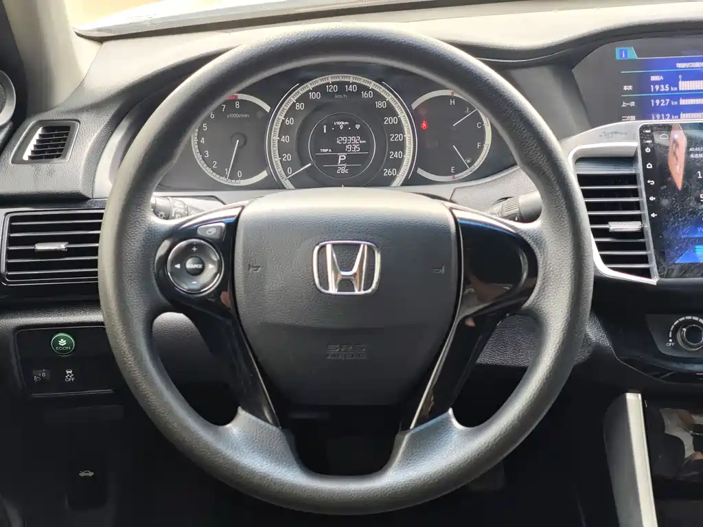 Honda Accord 2017 — фото 22
