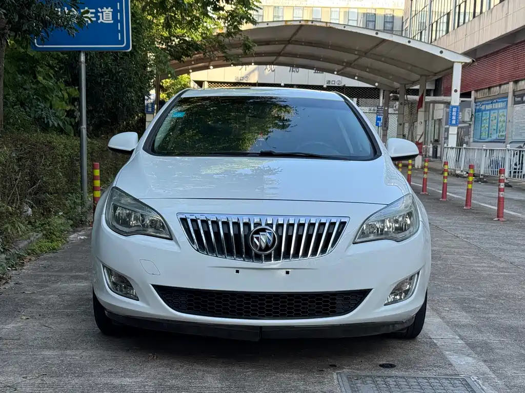 Buick Excelle 2014 — фото 2